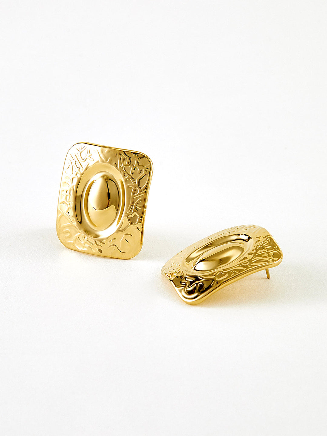 Kare Doku Küpe - Svelte Chic'in zarif tasarımı