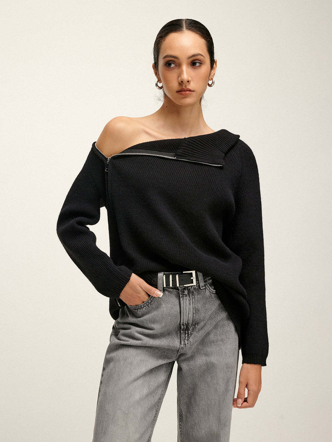 Yüksek yaka yan zipli triko üst, Svelte Chic
