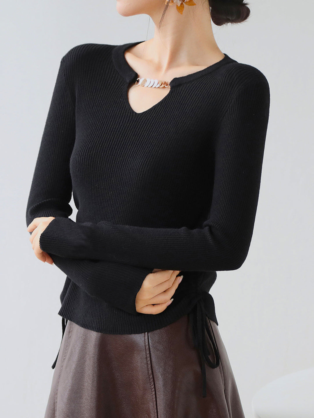 Yan Bağcıklı Kesik Slim Üst - Svelte Chic