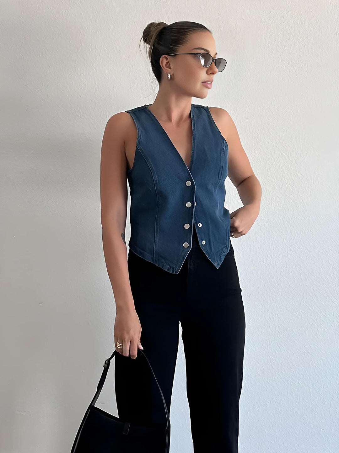 Denim Metal Düğmeli Yelek, Svelte Chic koleksiyonundan bir parça