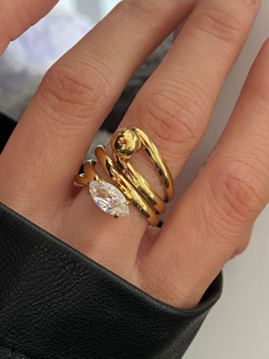 Svelte Chic Şık Dönüş Yüzüğü