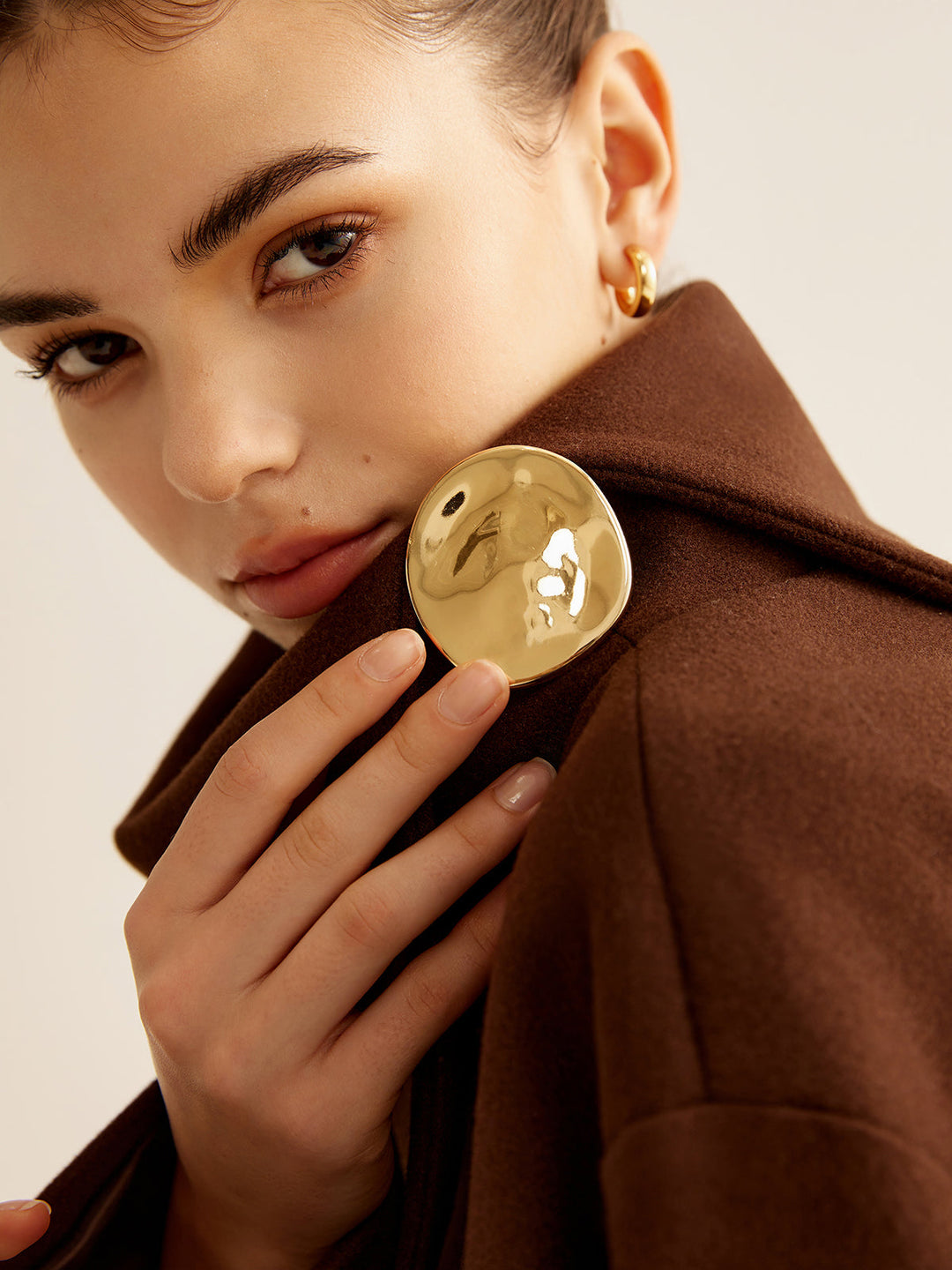 Minimalist Akışkan Düzensiz Broş - Svelte Chic