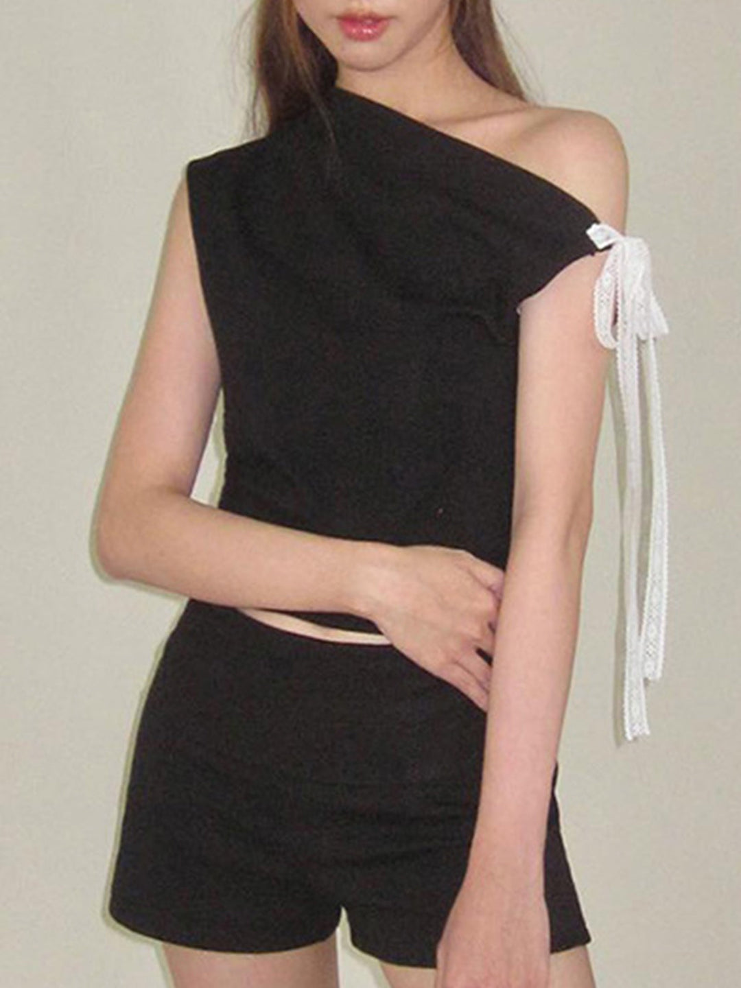 Asimetrik Yaka Düğümlü Basic Üst, Svelte Chic