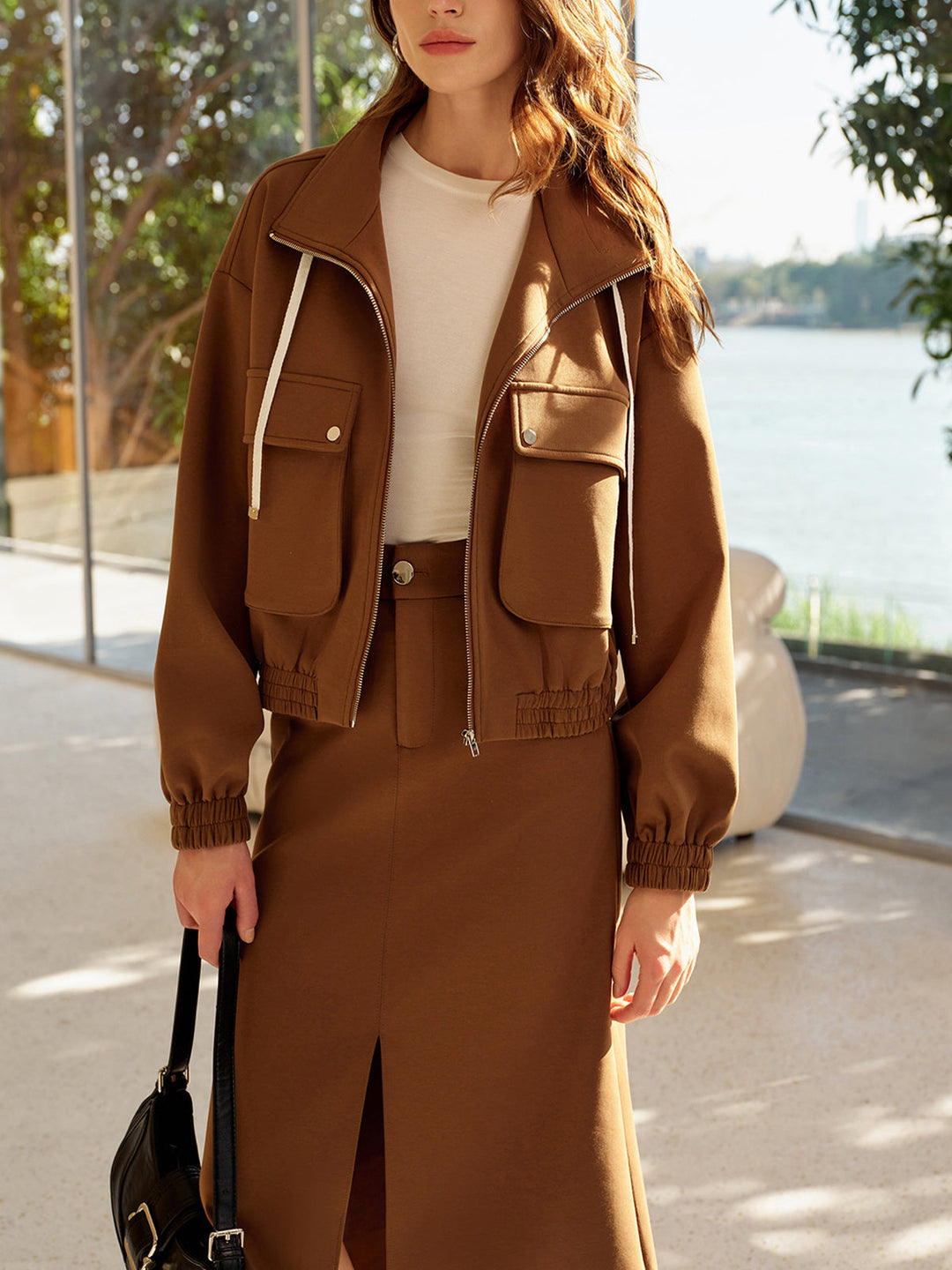 Cebinde fermuar olan şık sweatshirt kumaş ceket