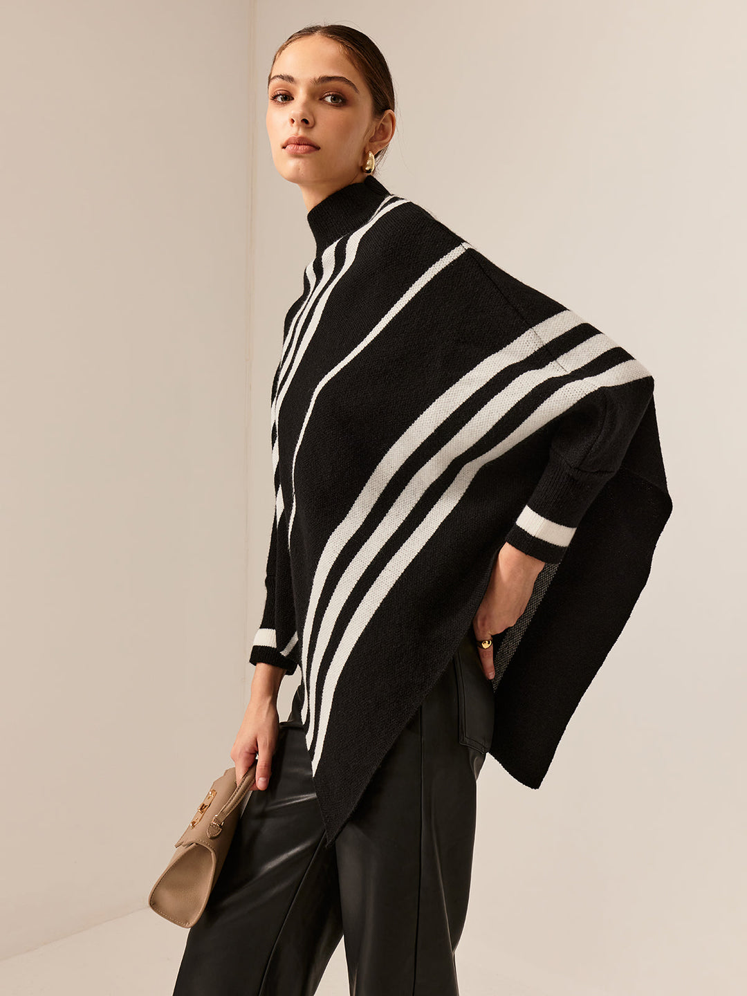 Yüksek Yaka Kontrast Bantlı Kazak - Svelte Chic