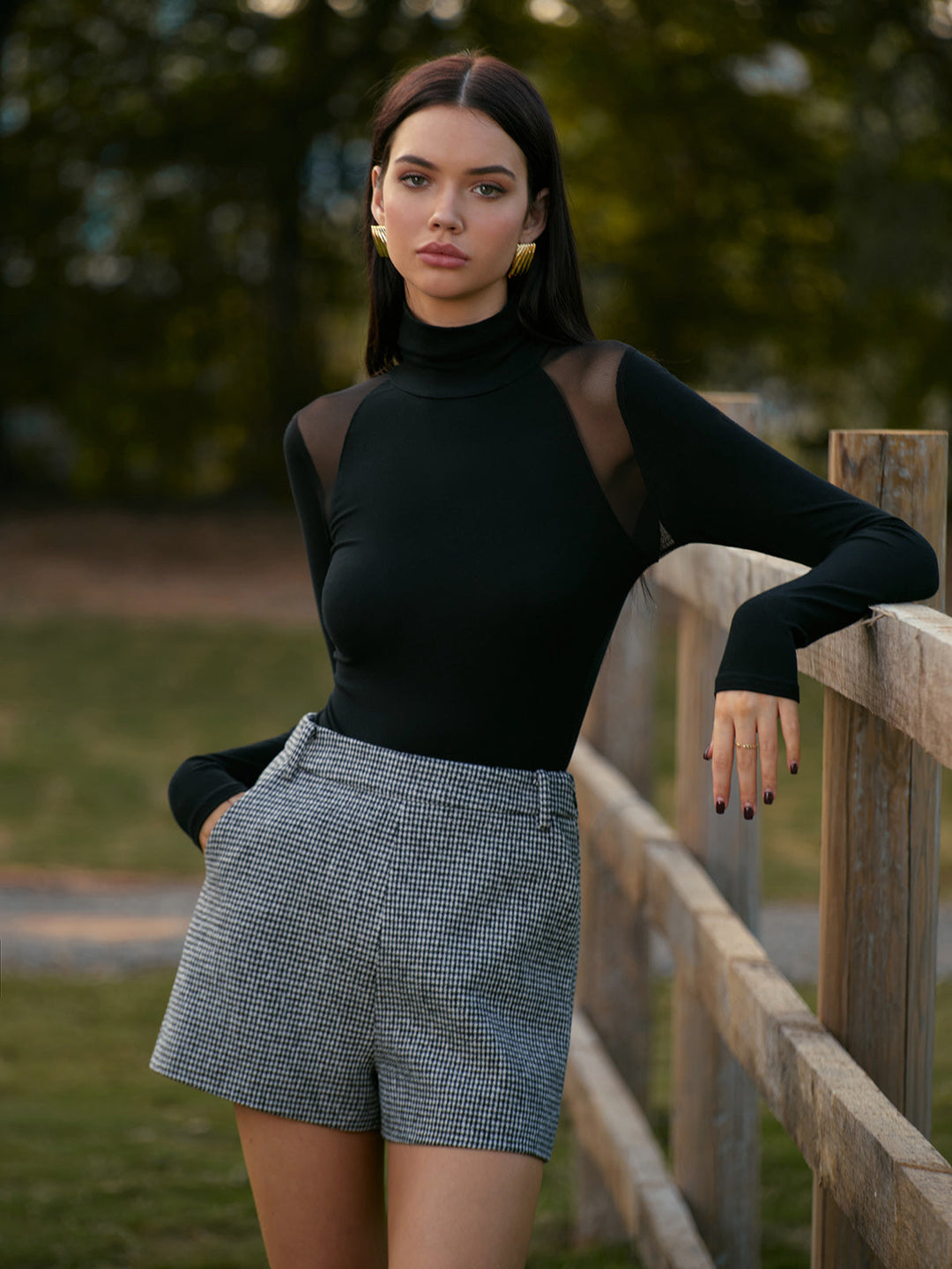 Şık yüksek bel pötikare keten şortlar