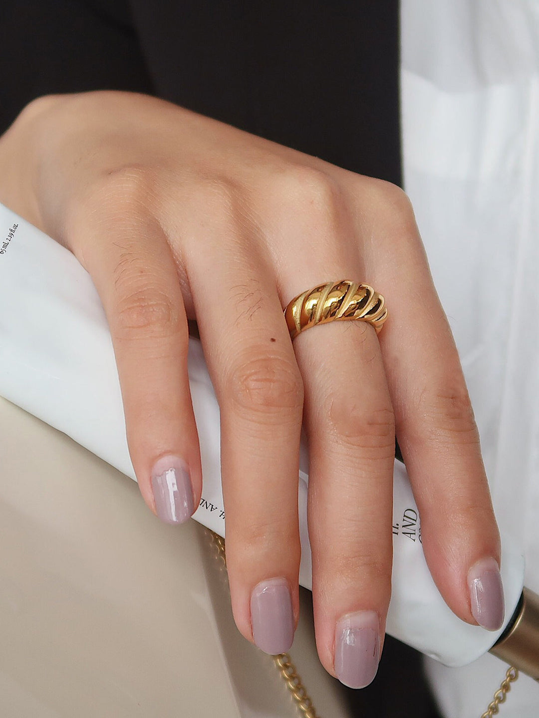 Kruvasan Kenevir Desenli Yüzük - Svelte Chic