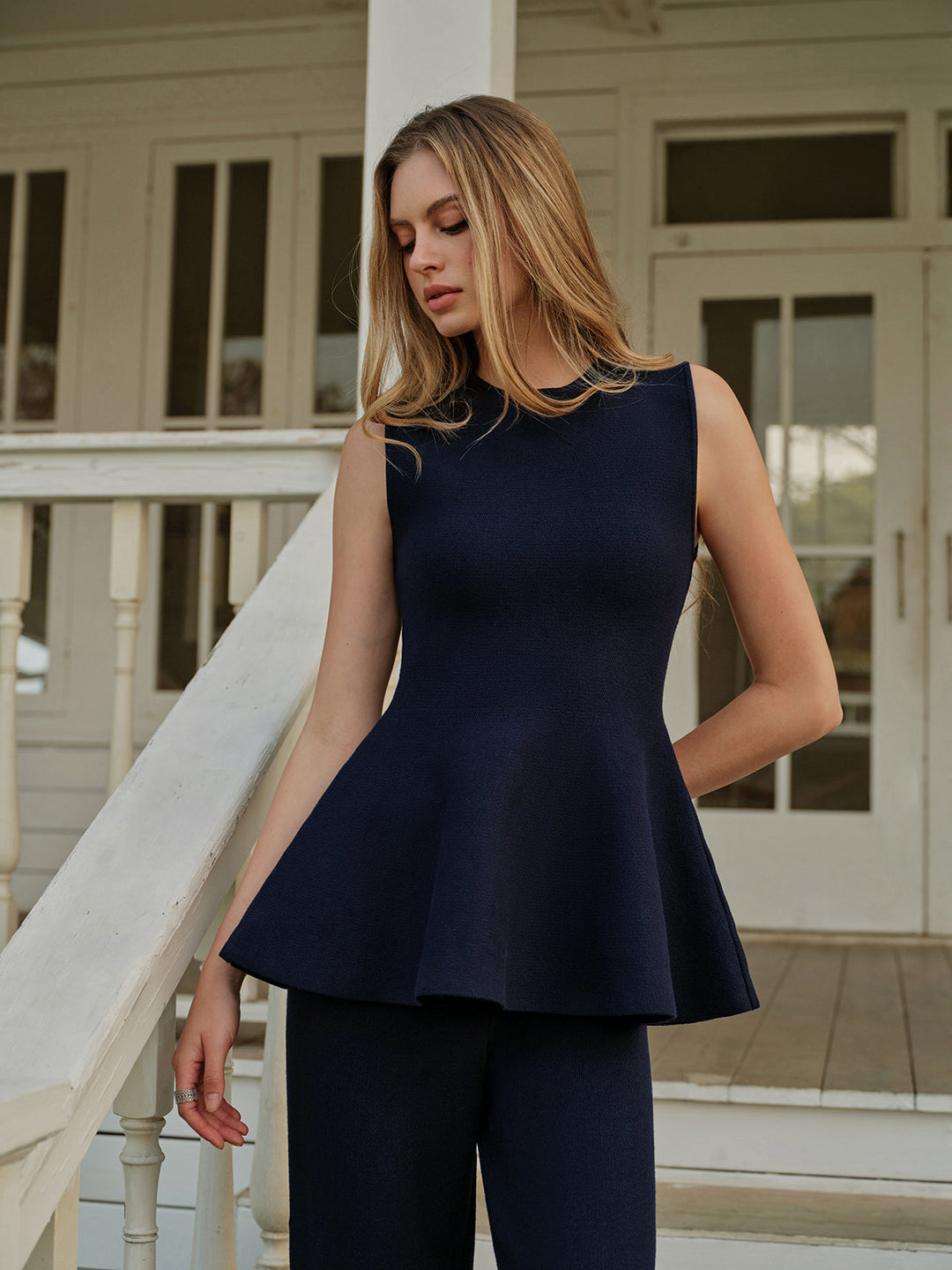 Şık kloş etekler kolsuz triko üst, rahat stil için