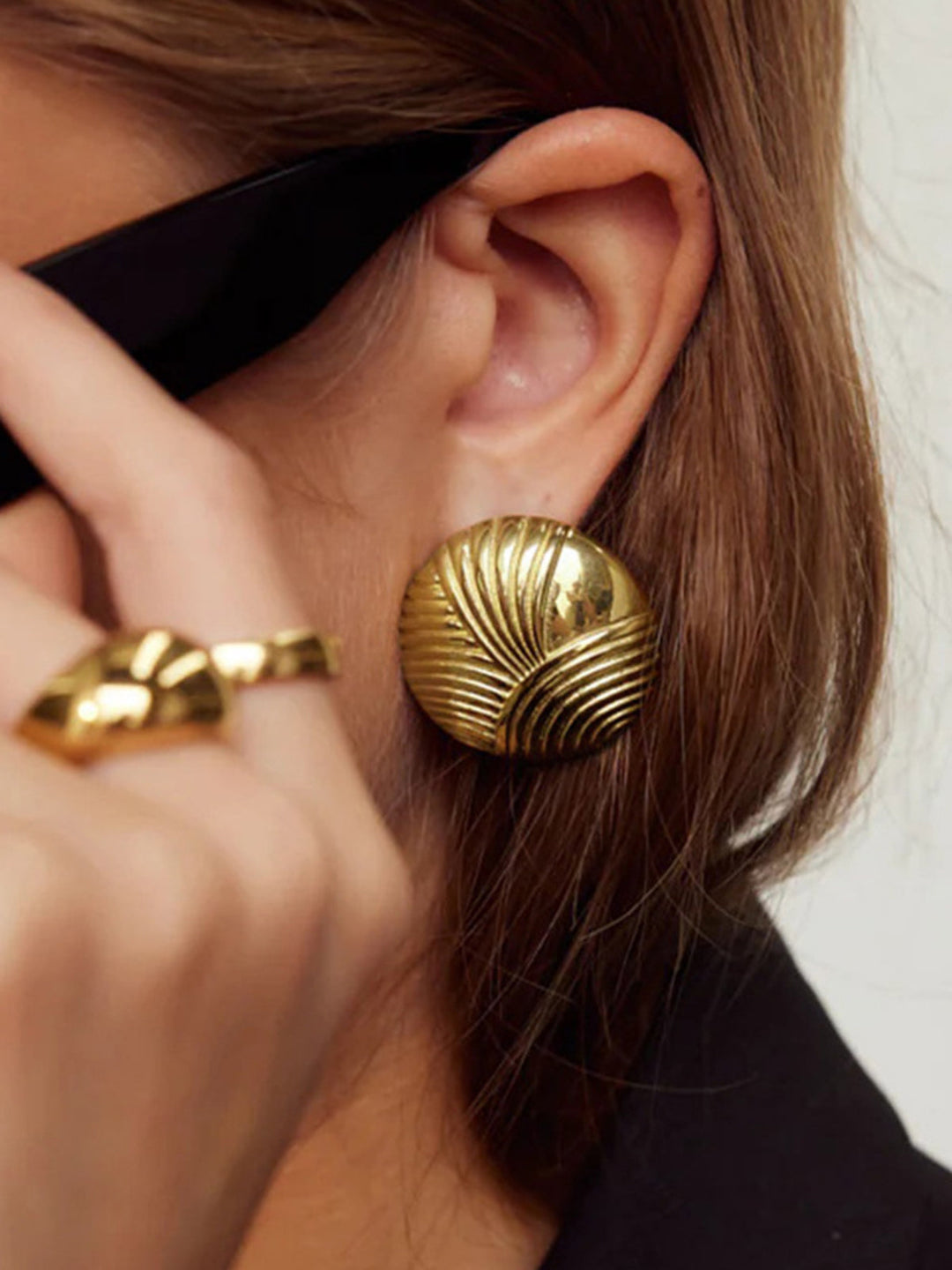 Dalga Kenarlı Küpe - Svelte Chic