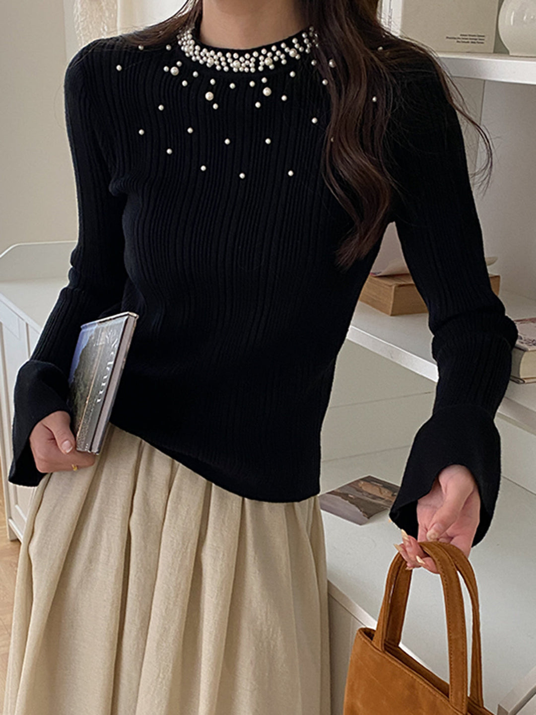 İnci dekoratif volanlı manşetli örgü üst, şık kadın modası