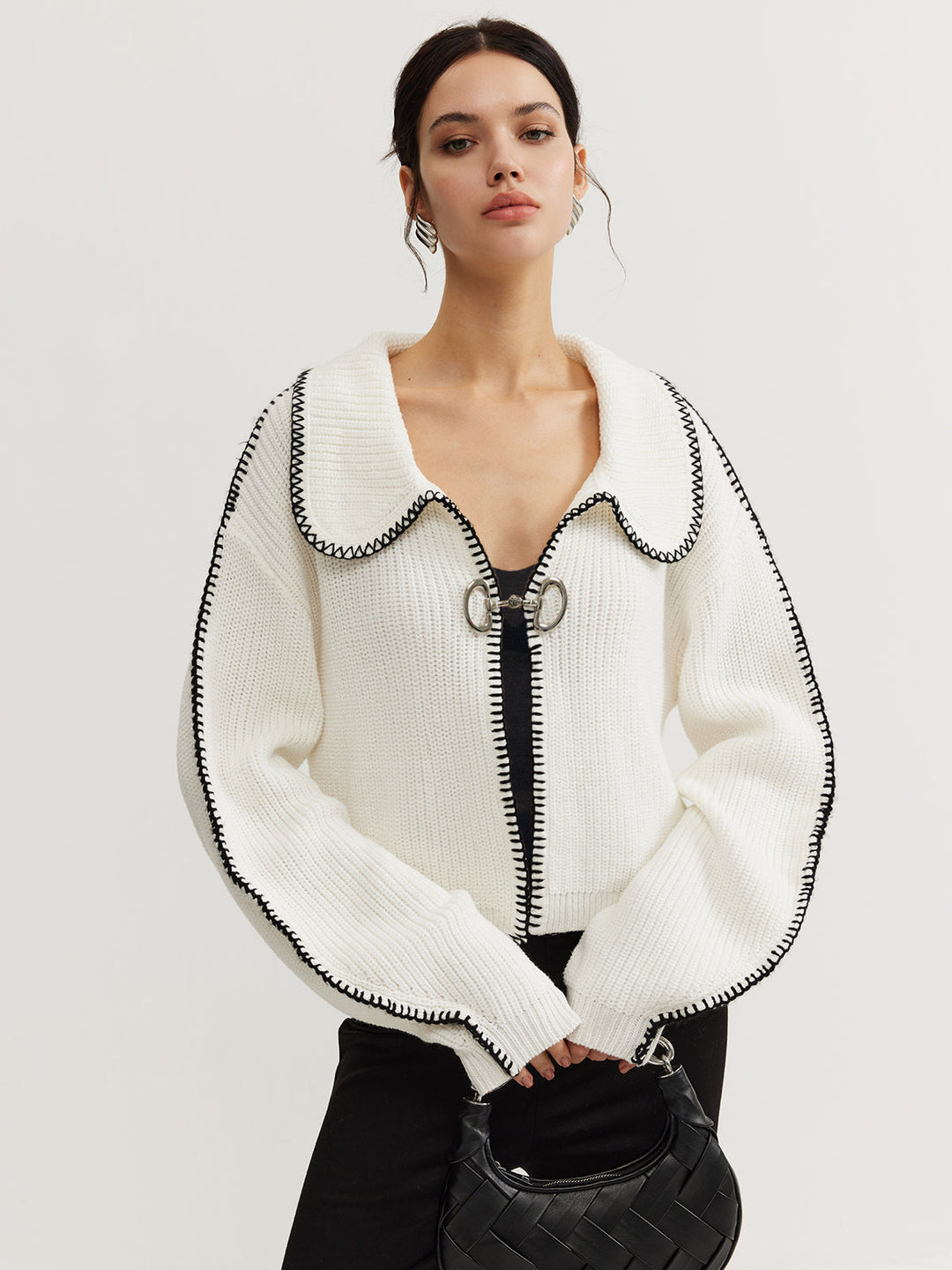 Kontrast dikişli magnet kapatma triko üst, Svelte Chic