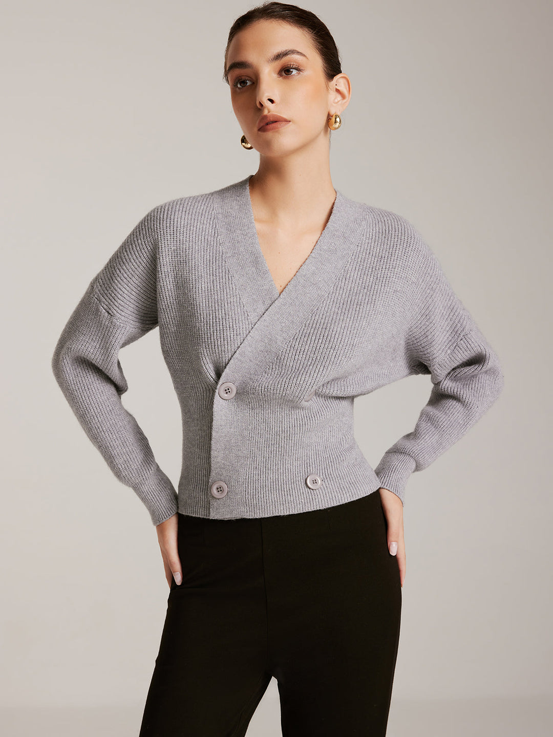Criss Cross Button Cinched Sweater, Svelte Chic marka örgü kazak