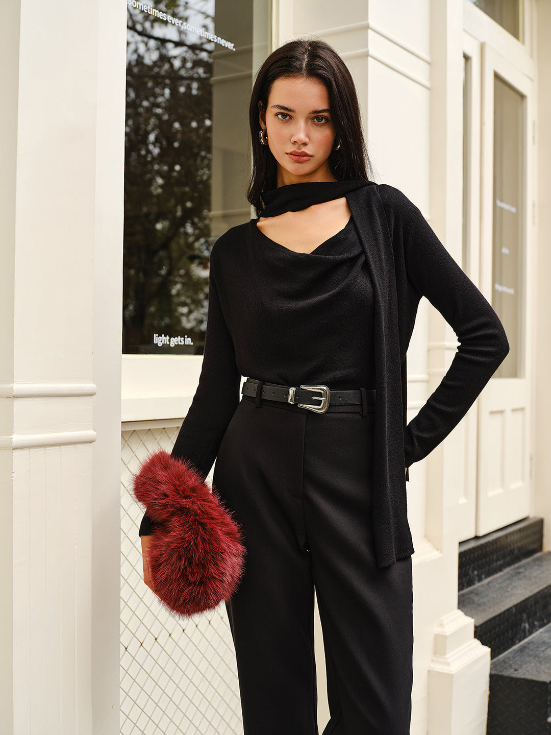 Şık kapüşonlu triko üst ve şerit detayları