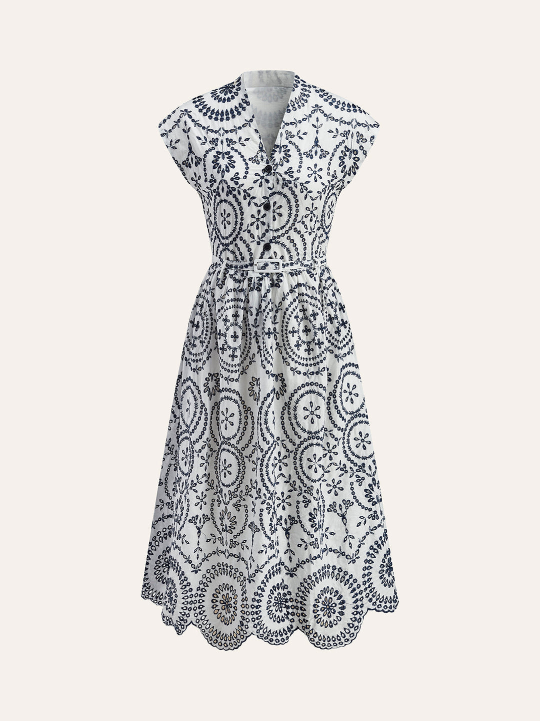 Şık işlemeli V-yaka elbise zarif kemer ile