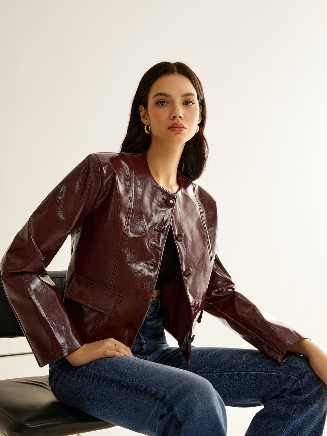 Kruvaze yaka PU deri kısa blazer, Svelte Chic