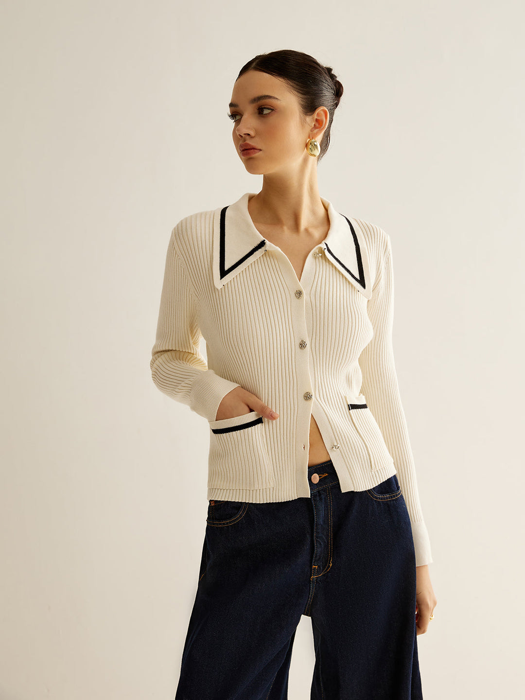 Şık Kontrast Kenar Düğmeli Hırka - Svelte Chic