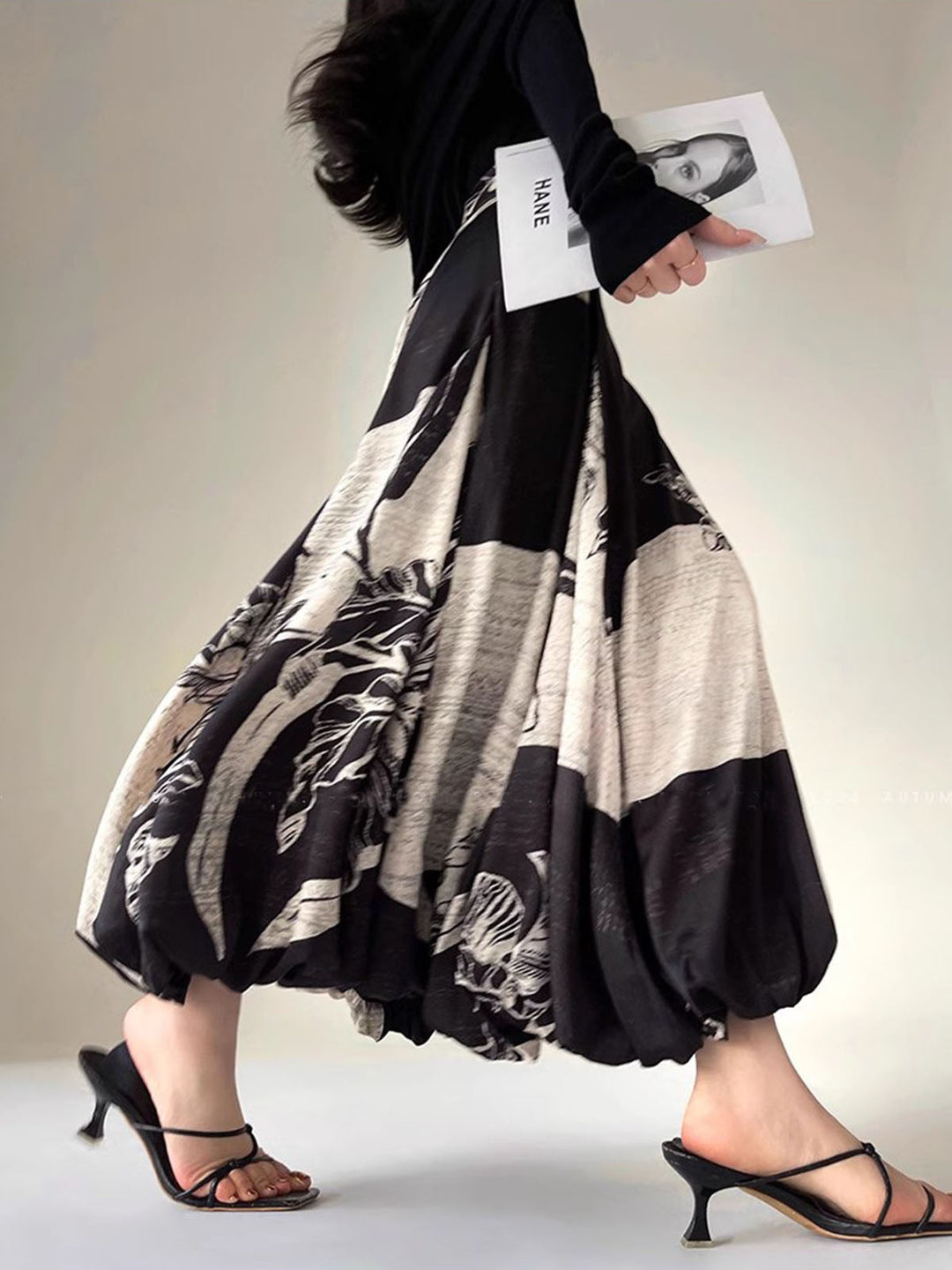 Bud Bel Yan Fermuarlı Midi Etek, şık ve asimetrik tasarım