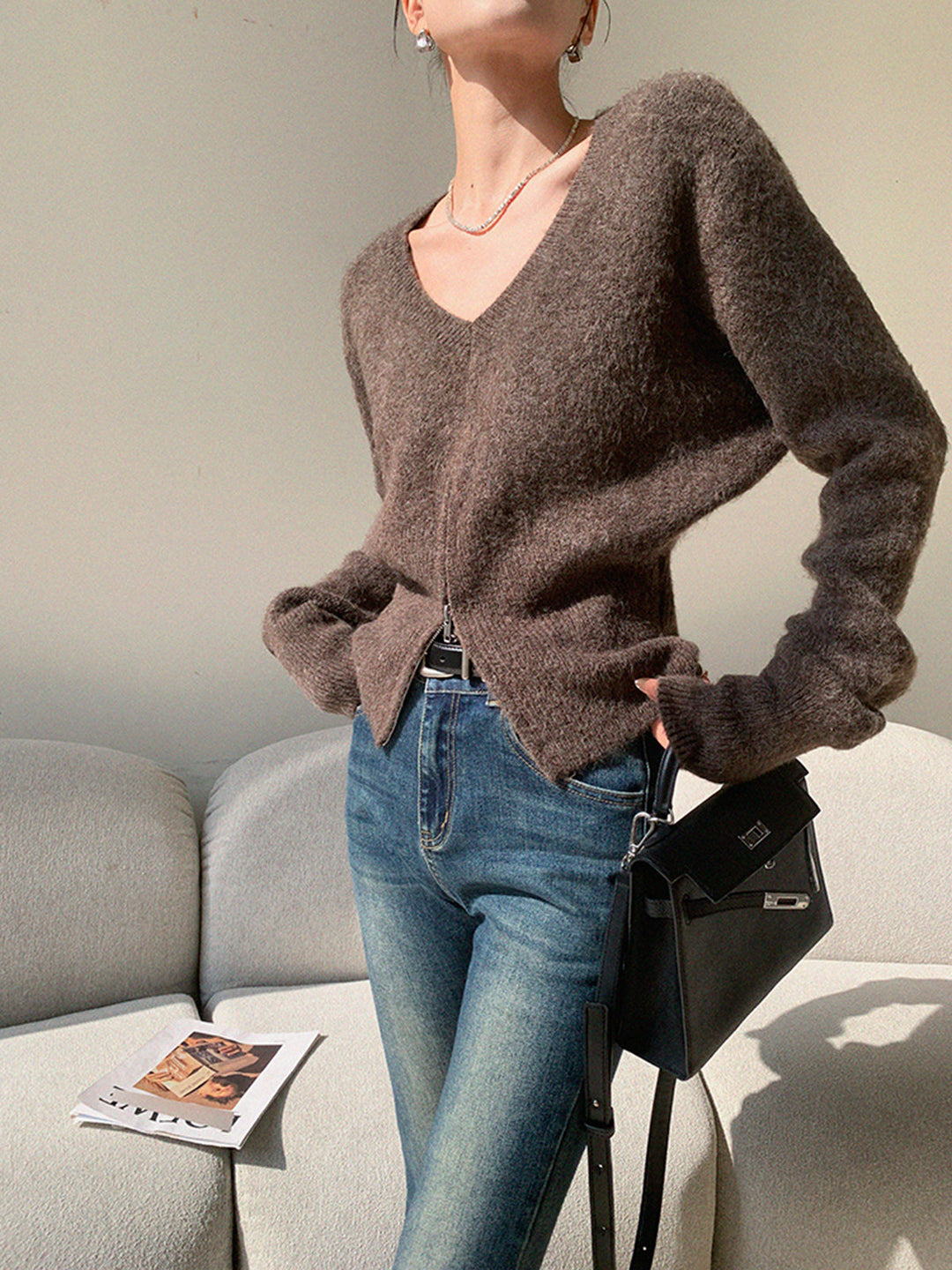 V Yaka Fermuar Tasarımlı Kazak, günlük şıklık için ideal