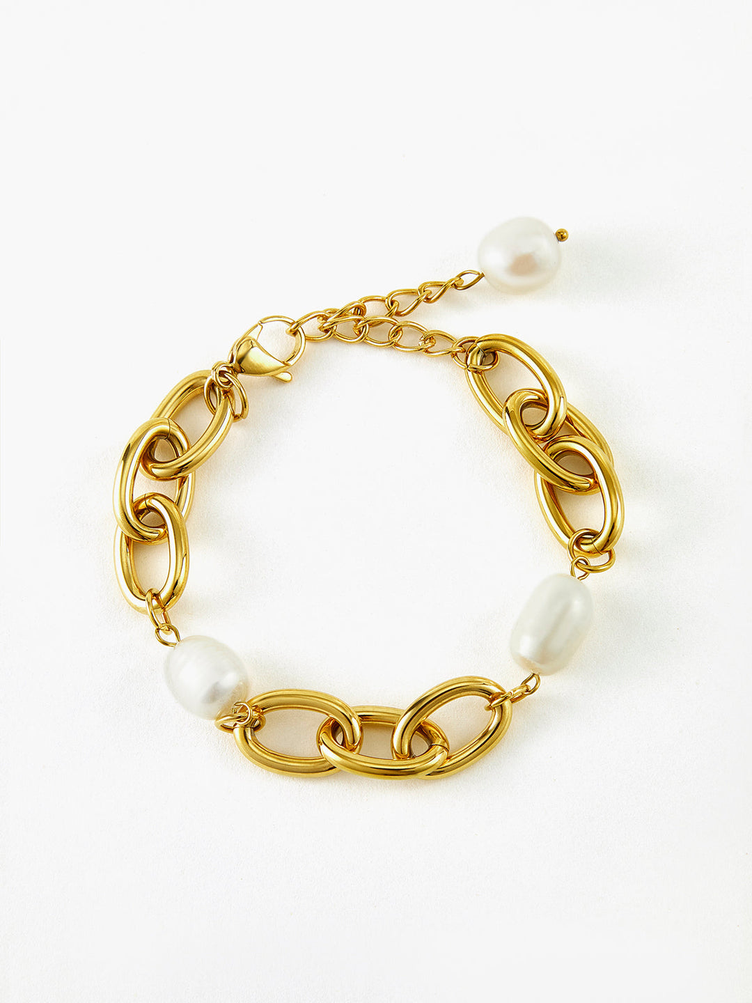Oval İnci Altın Zincir Bilezik, ışıltılı ve zarif tasarımıyla