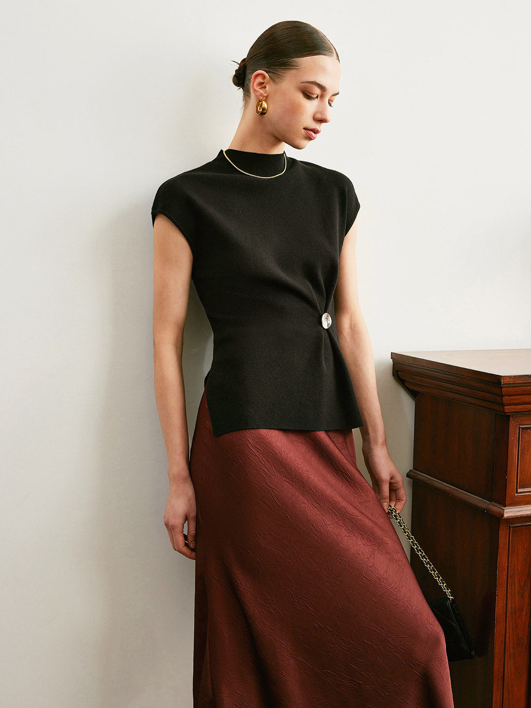 Şık Anahtar Delikli Arkası Olan Kısa Kollu Triko Üst