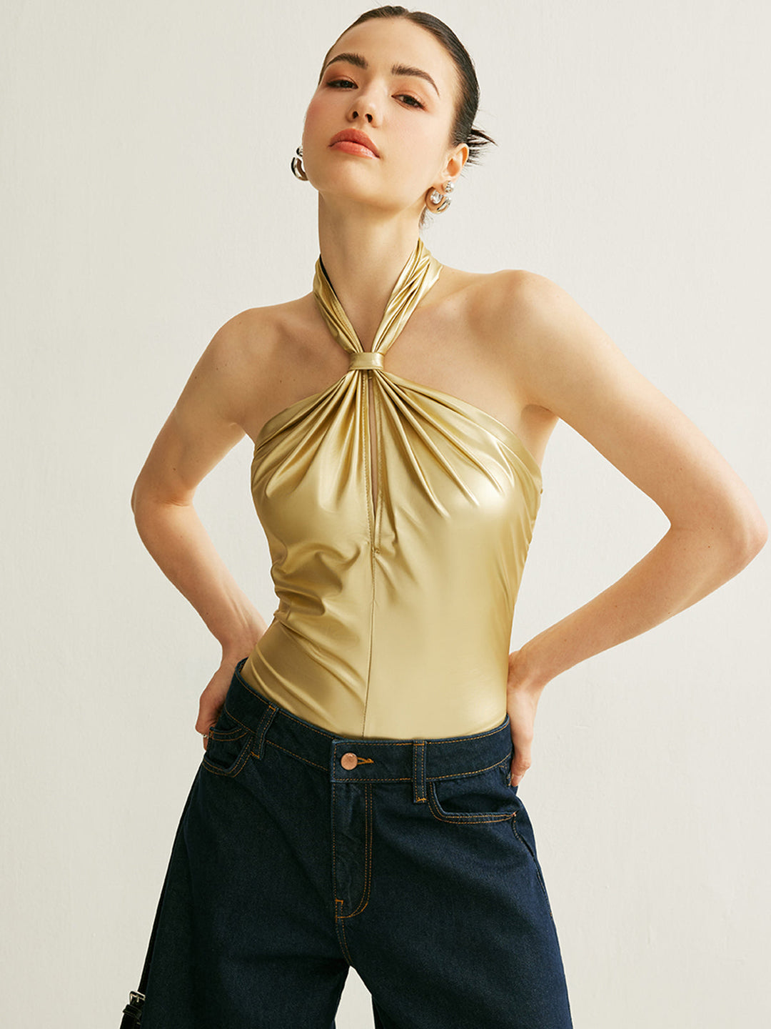 Svelte Chic Şık PU Çapraz Askılı Halter Üst