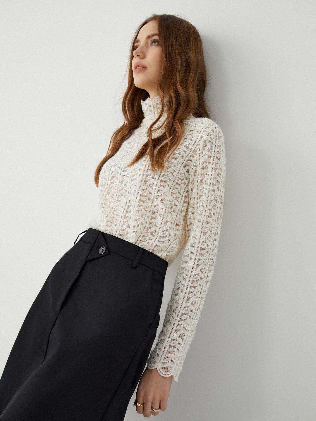 Dantel çiçek desenli yakalı üst
