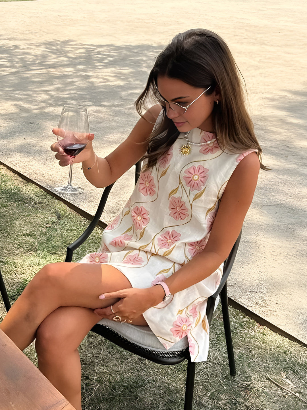 Romantik baskılı kolsuz kısa elbise