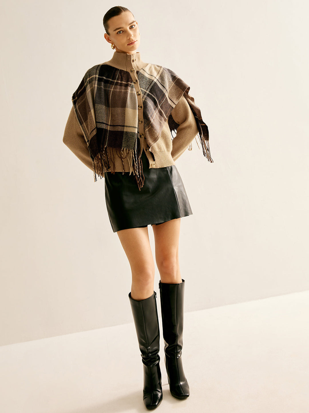 Fırfırlı düğmeli triko şal dış giyim