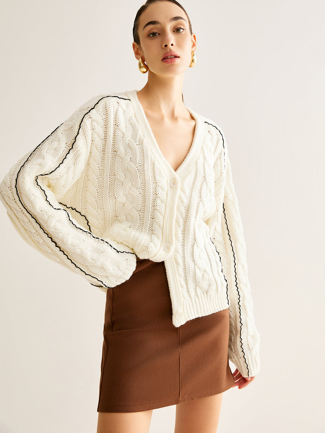 Kontrast düğümlü hırka, Svelte Chic marka, gündelik şık