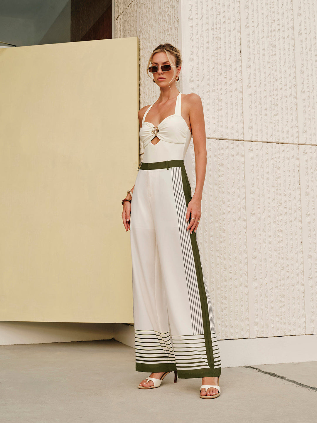 Şık Orta Bel Pantolon, çizgili desen ve fermuar detayı ile