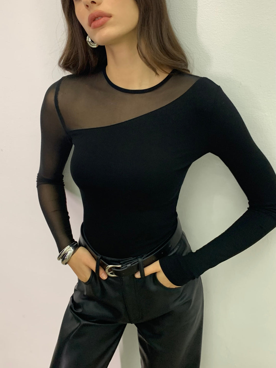 Asimetrik Panel Meyersi Üst, şık ve rahat kadın modası