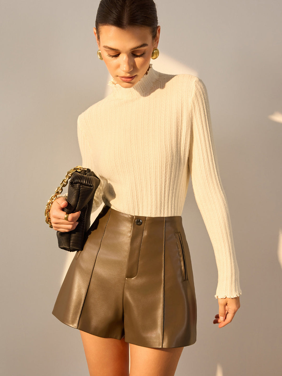 Şık marul kenarlı yüksek yakalı triko üst, Svelte Chic