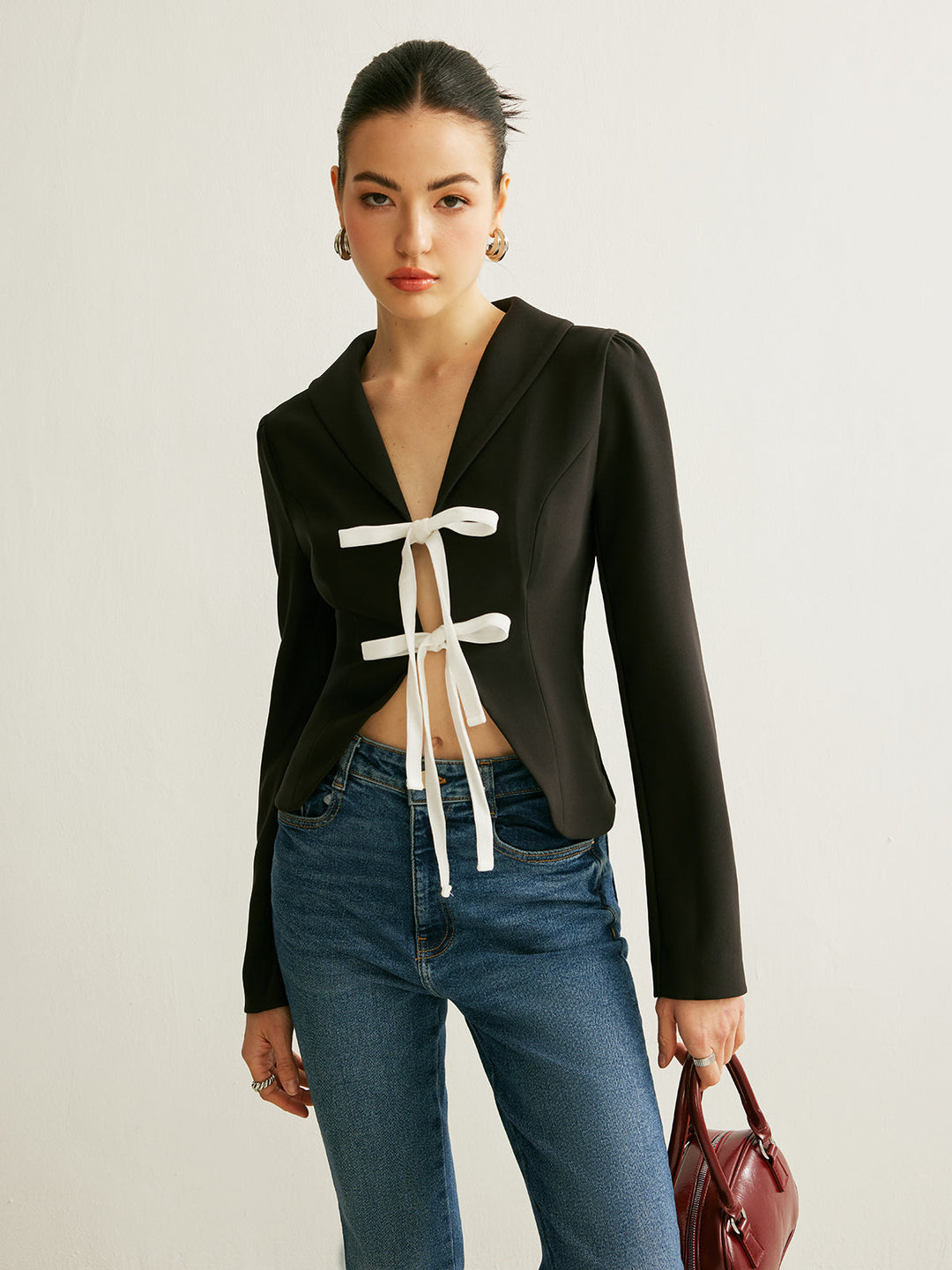 Şık V-Yaka Bağlama Ön Blazer, zahmetsiz tarz için mükemmel
