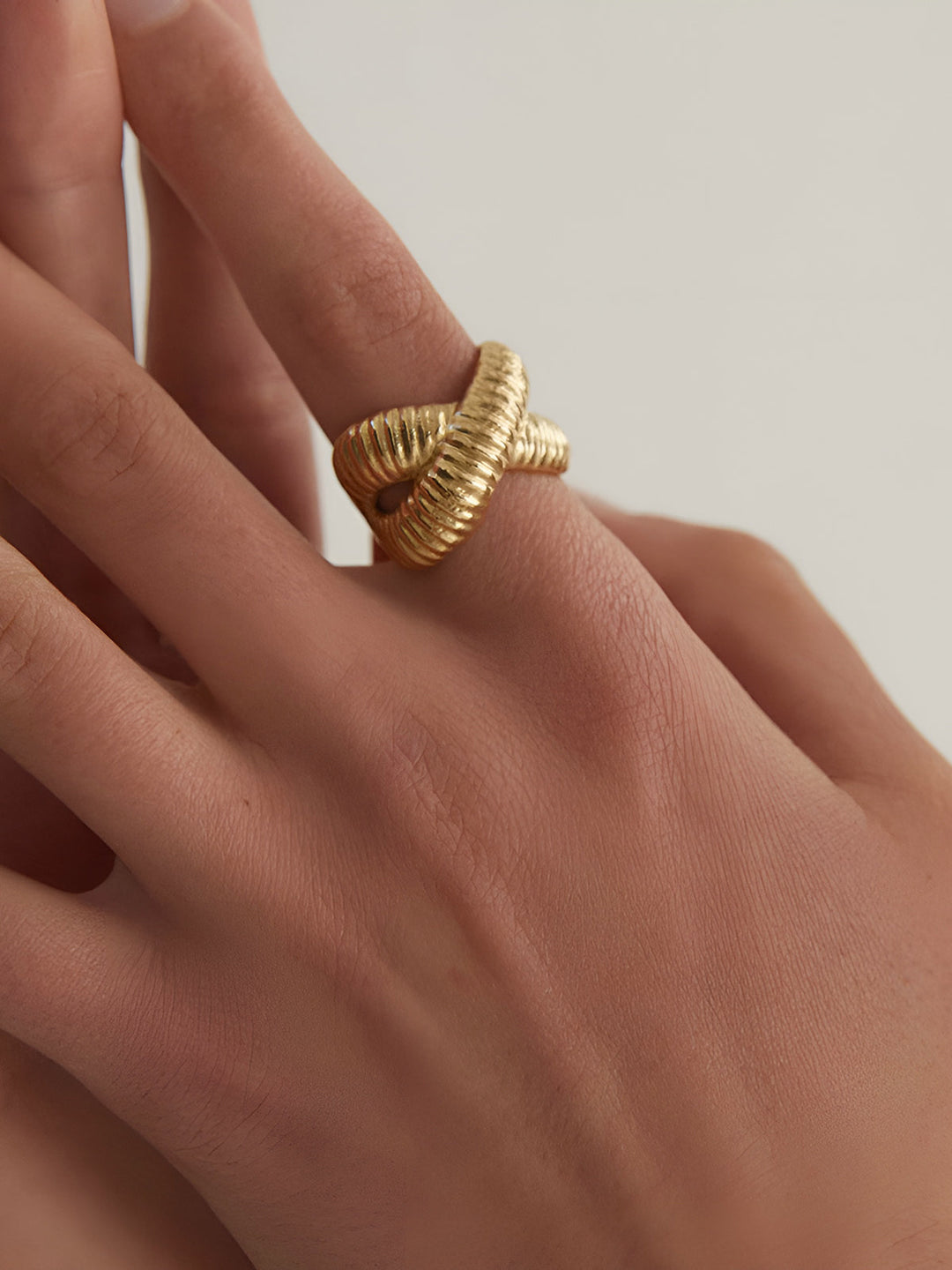 Çapraz Dalgalar Açık Yüzük - Svelte Chic