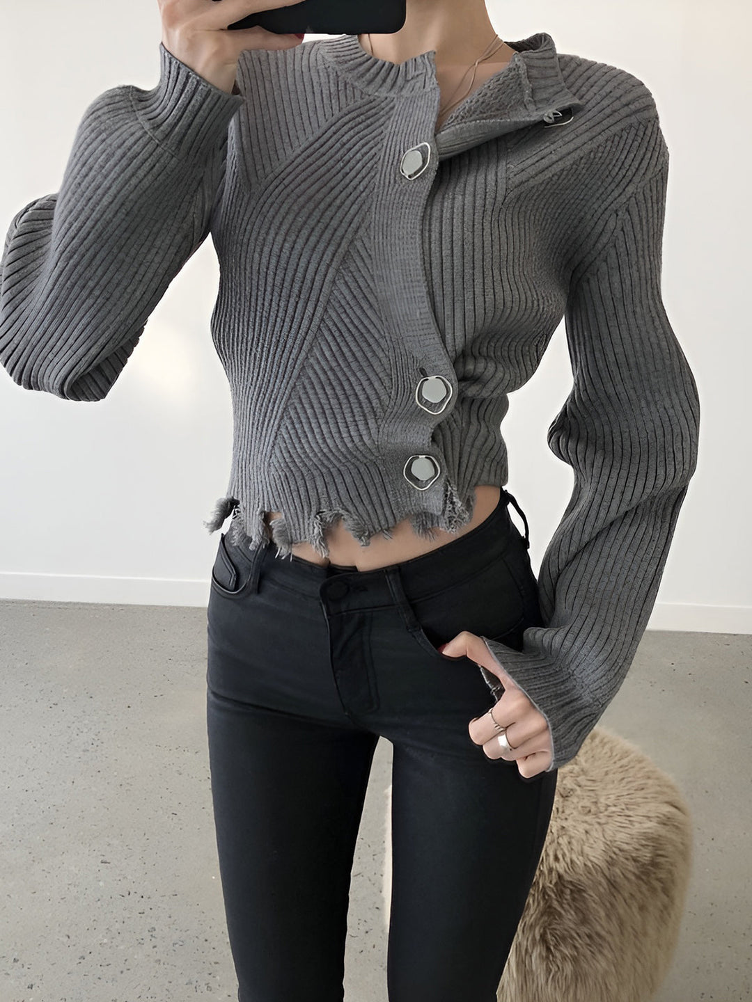 Asymmetrical Tassel Button Knit Top, Svelte Chic tasarımı