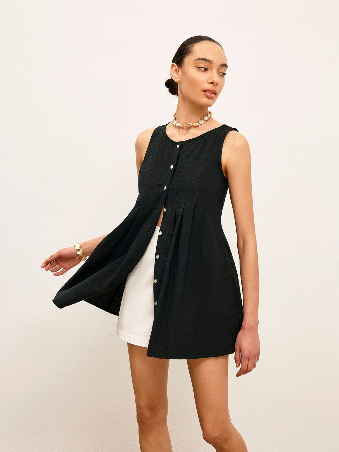 Şık Katlamalı Düğmeli Üst - Rahat Pamuk ve Keten Karışımı