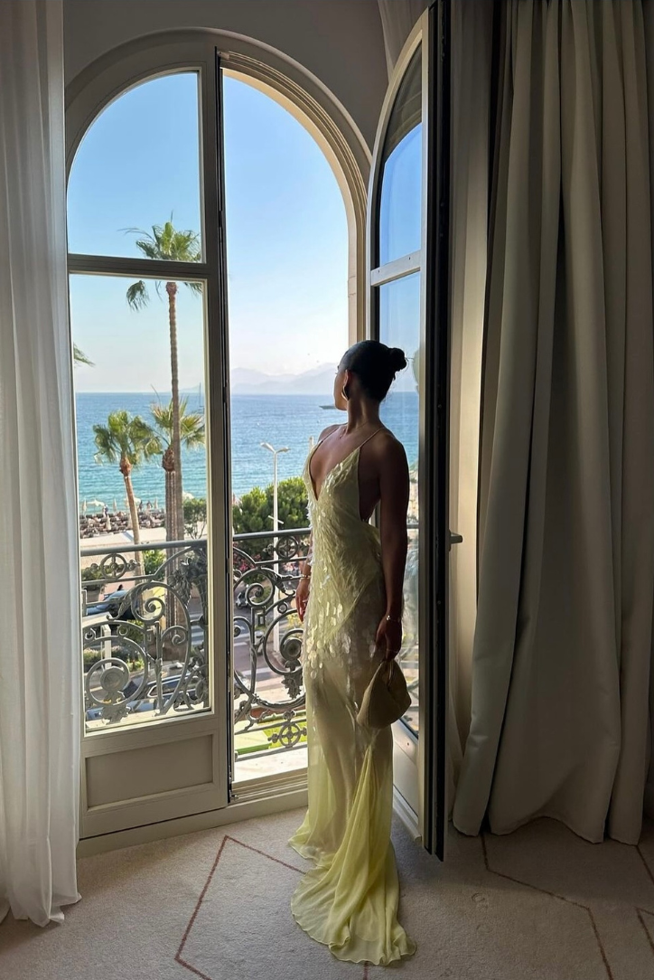 Aaliyah V-Neck Maxi Dress — Svelte Chic