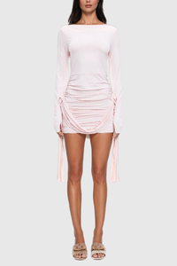 Мини рокля с пискюли