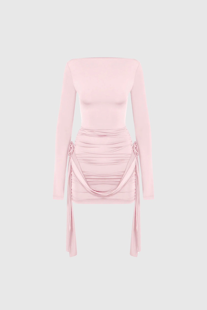 Мини рокля с пискюли