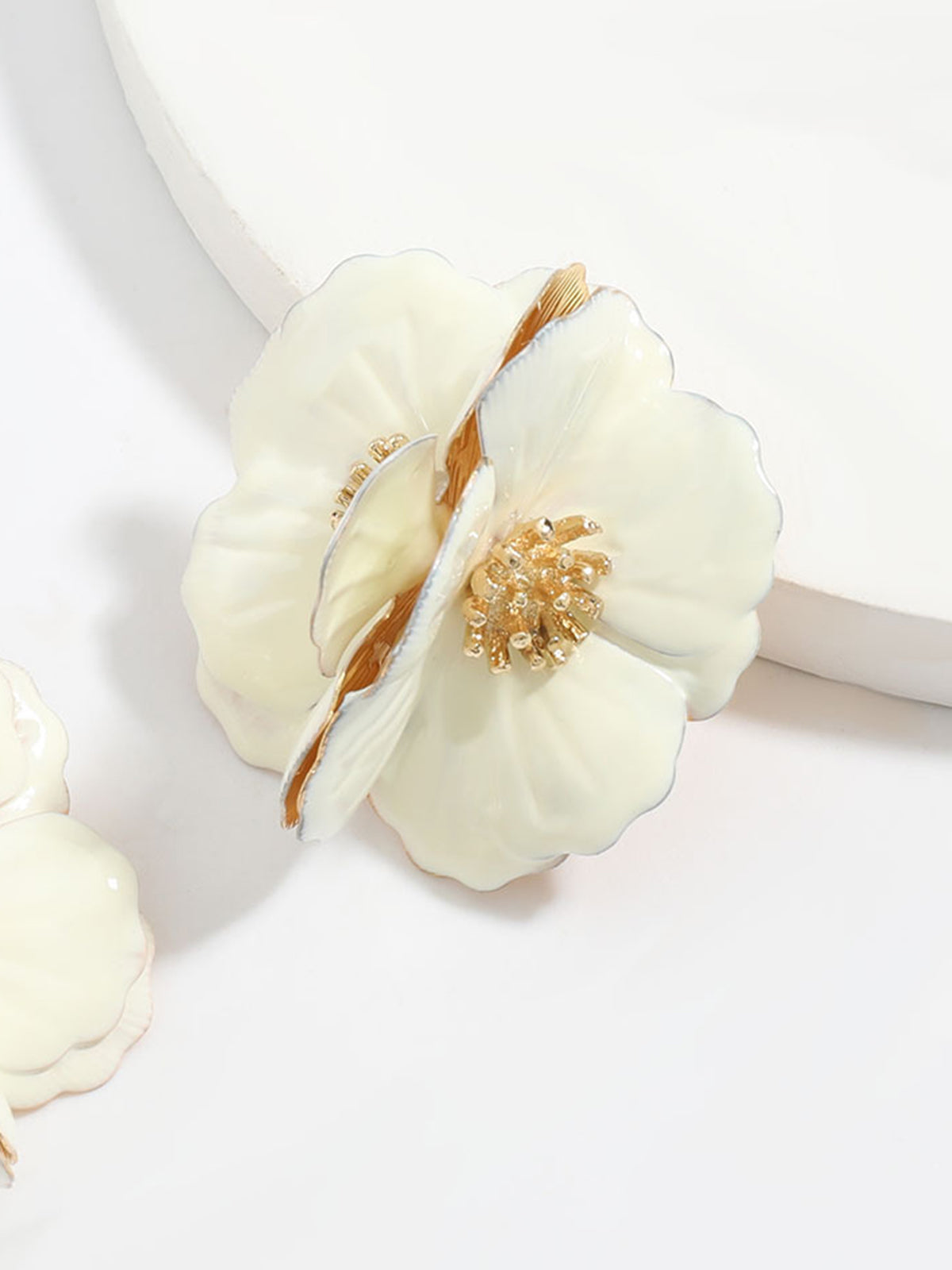 Golden Stamen Flower Earrings — Svelte Chic