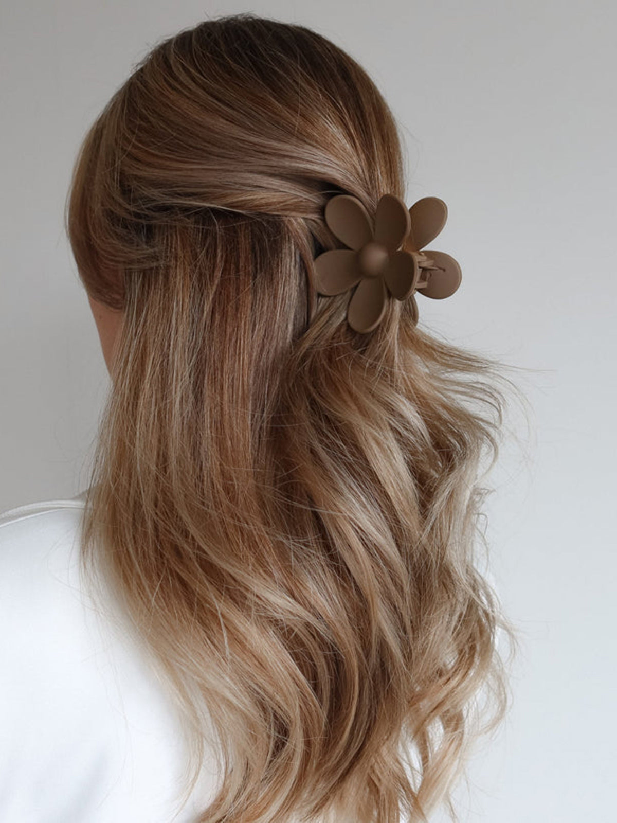 Blossom Matte Claw Clip — Brown — Svelte Chic