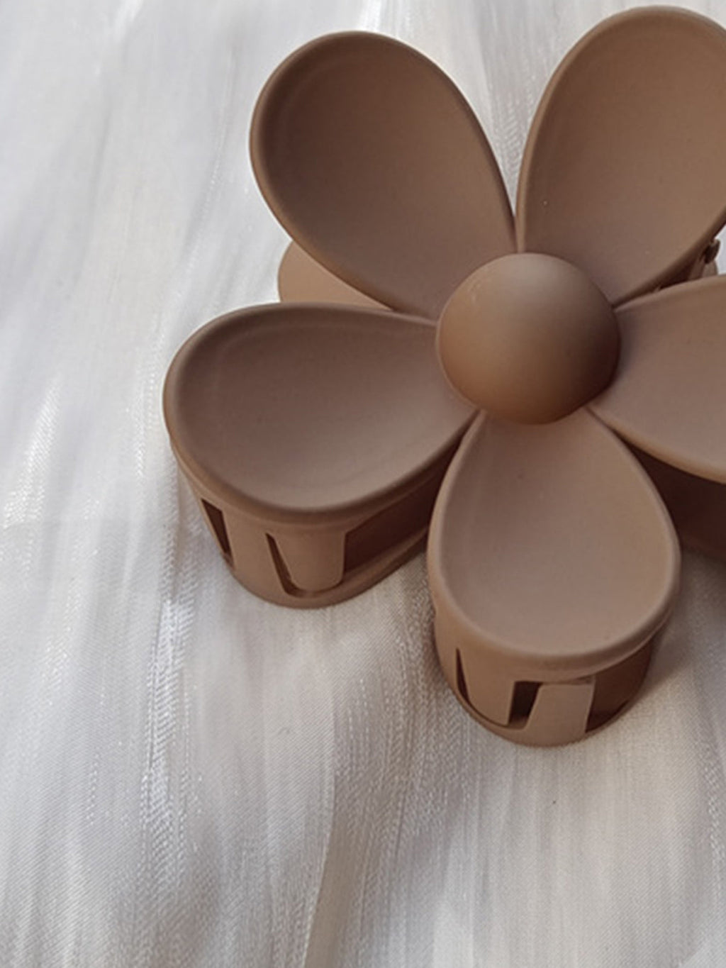 Blossom Matte Claw Clip — Brown — Svelte Chic