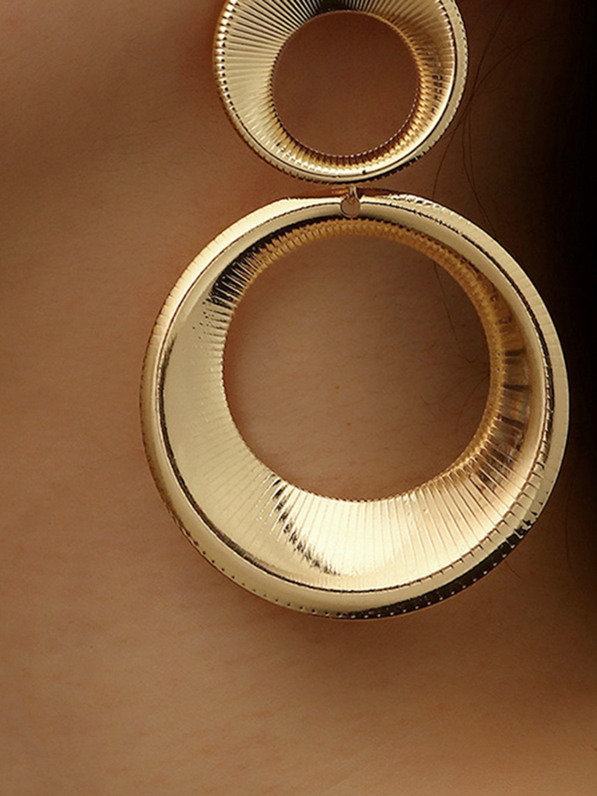 Vintage Bold Round Drop Earrings — Gold — Svelte Chic