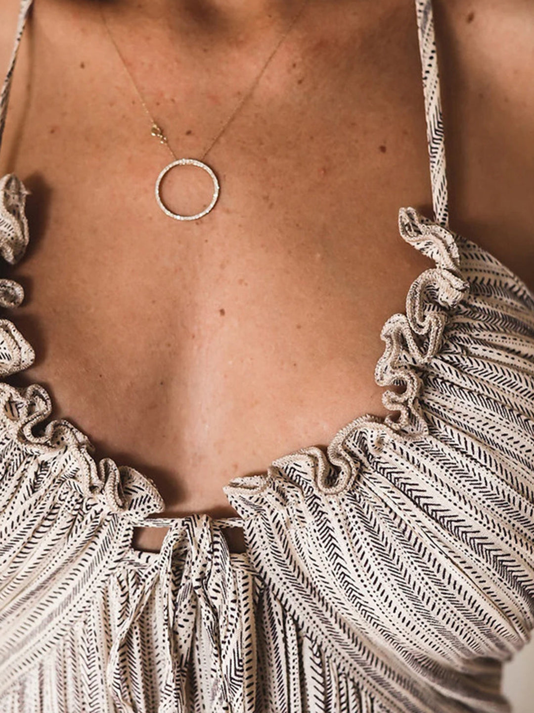 Sırtı Açık U Yaka Boyundan Askılı Uzun Elbise