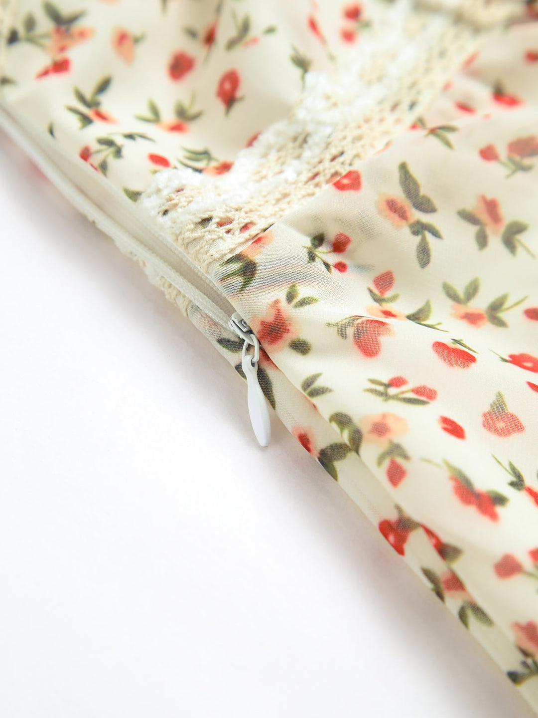 Дълга рокля с флорални възли и бохо принт 