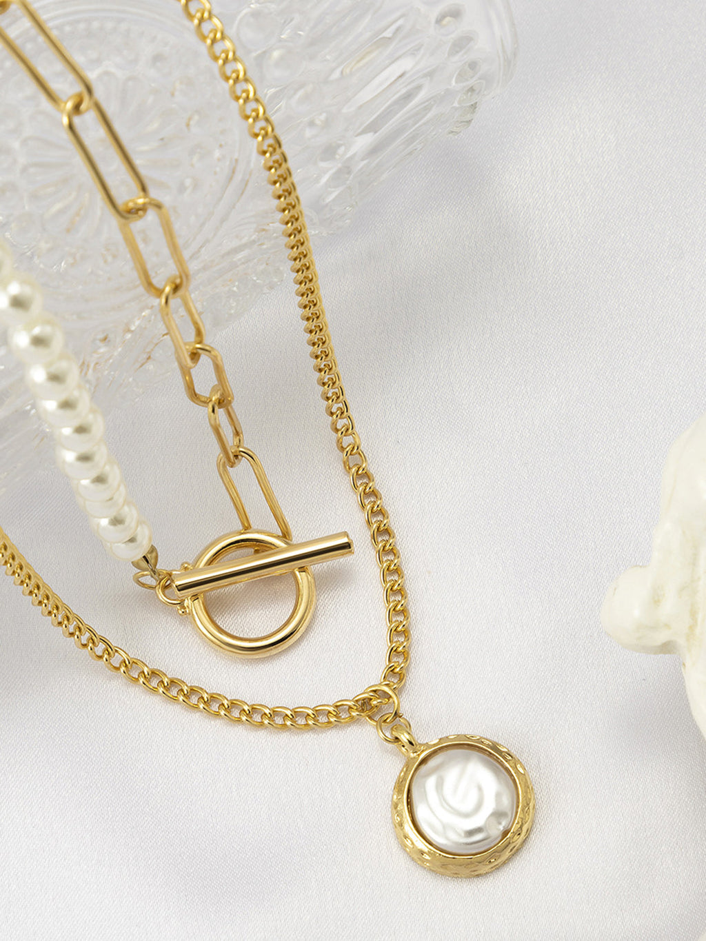 Pearl Disc Pendant Necklace — Gold — Svelte Chic