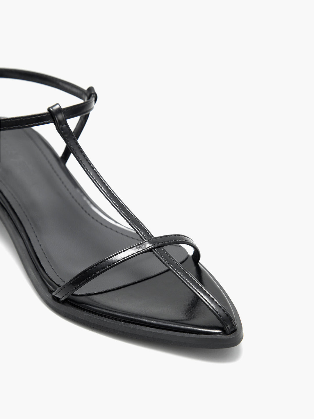 Сандали с каишка на ток 