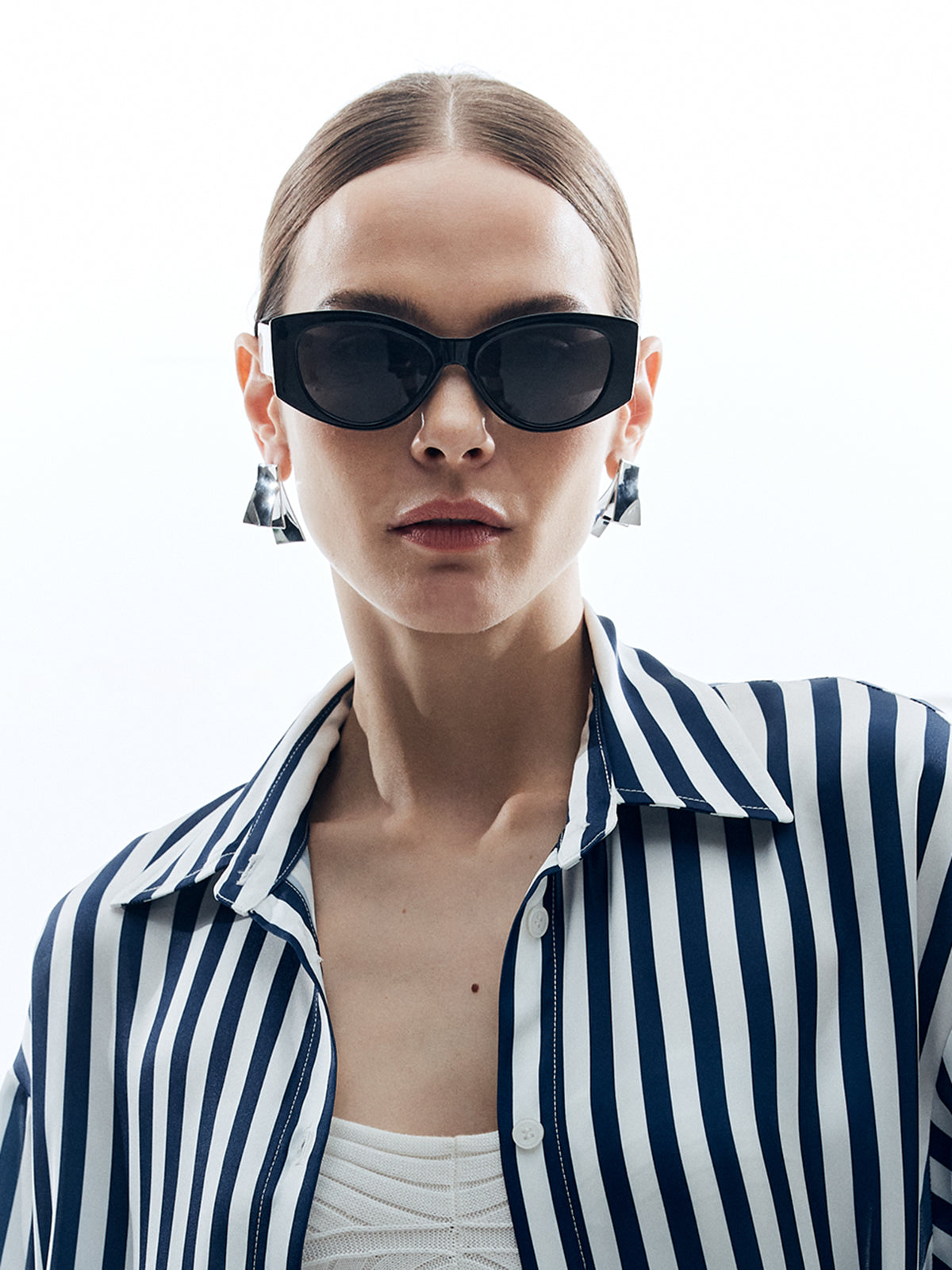 Large Cat Eye Vintage Sunglasses — Black — Svelte Chic