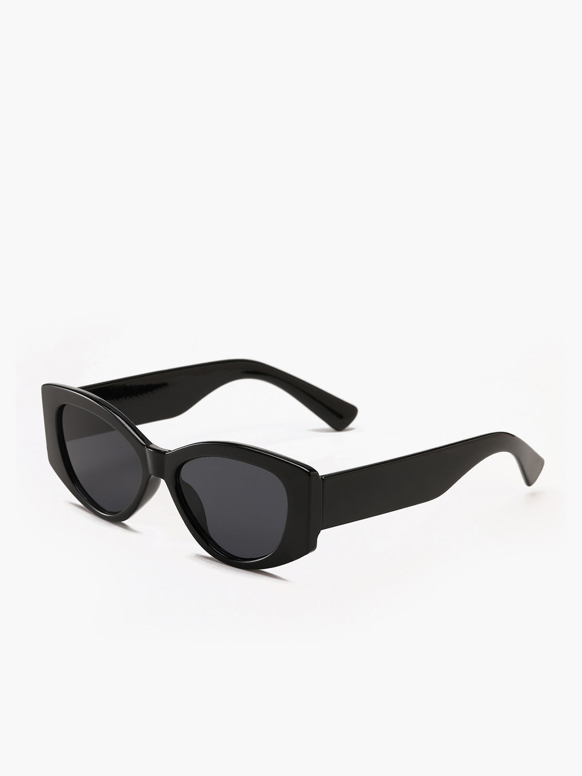 Large Cat Eye Vintage Sunglasses — Black — Svelte Chic