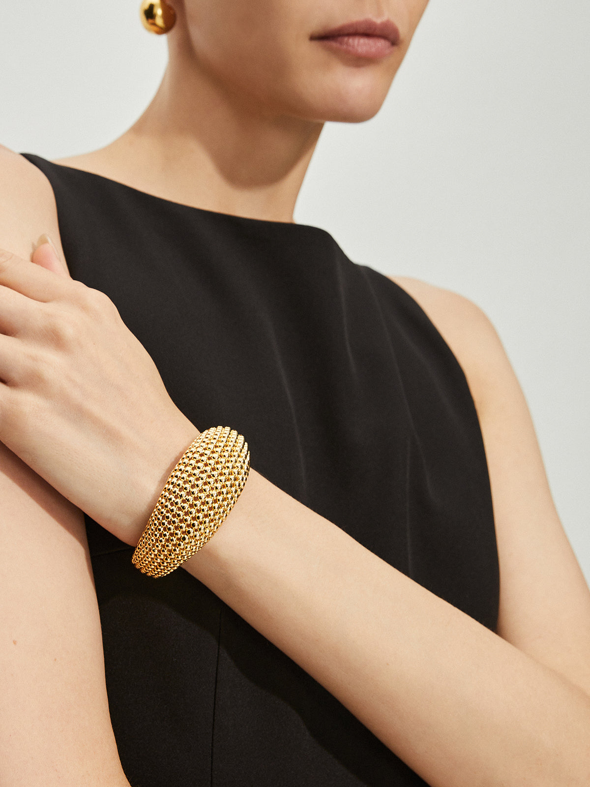Vintage Openwork Beaded Bangle — Gold — Svelte Chic